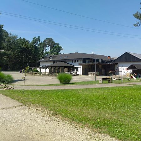 Bed and Breakfast Wow Sleeping Miklavz na Dravskem Polju Экстерьер фото